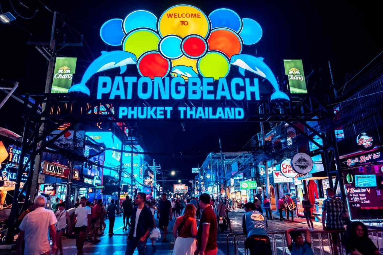 Centre Point Patong Exterior foto