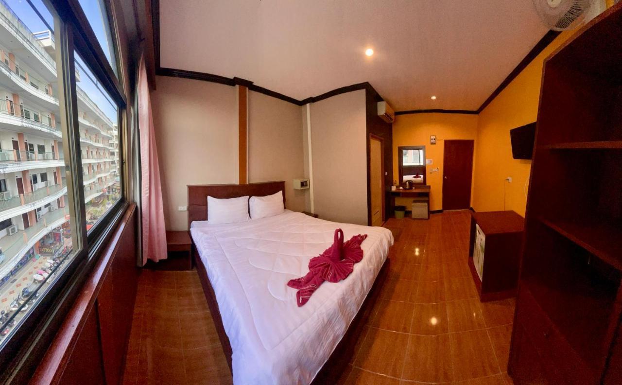 Centre Point Patong Exterior foto