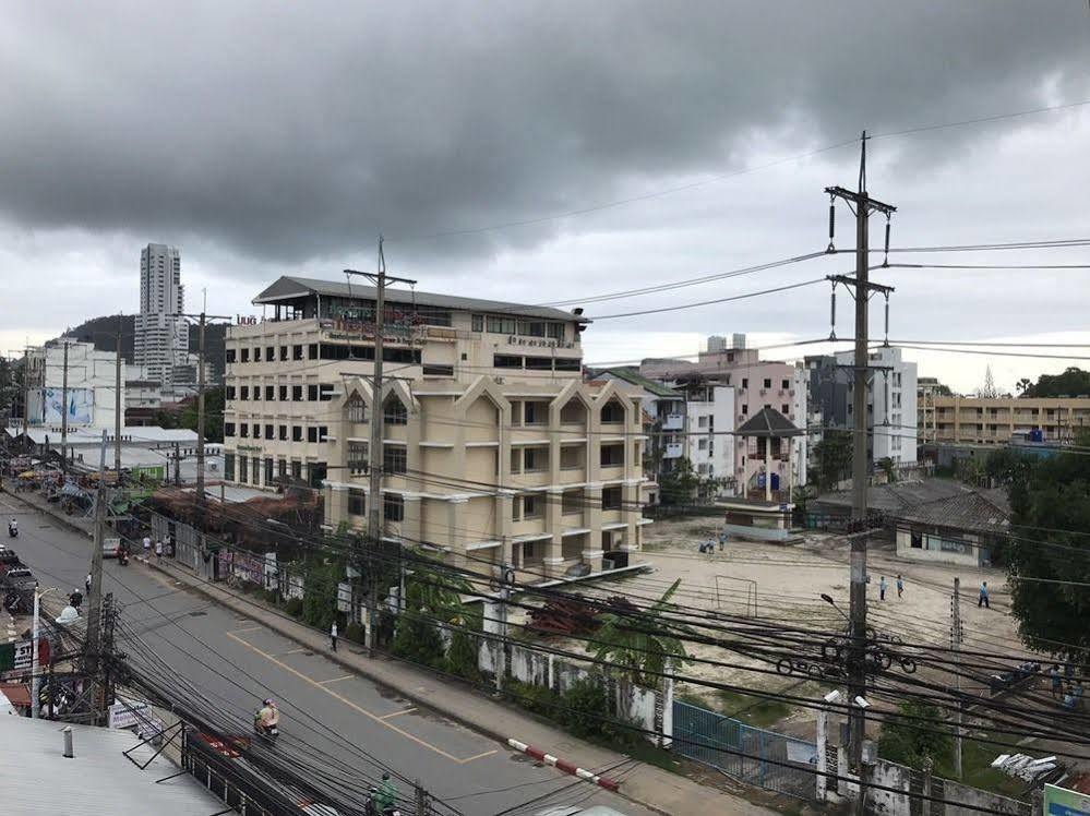 Centre Point Patong Exterior foto